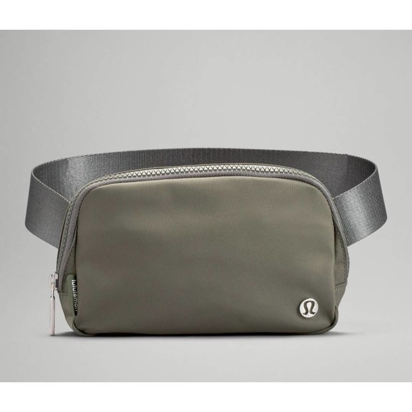 Lululemon Everywhere Belt Bag Grey Sage One Size - Picture 2 of 9